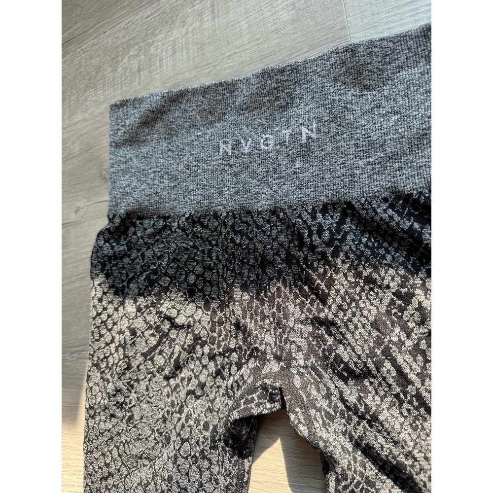NVGTN animal print athletic fitness‎ leggings charcoal gray/black womens small - Picture 3 of 11